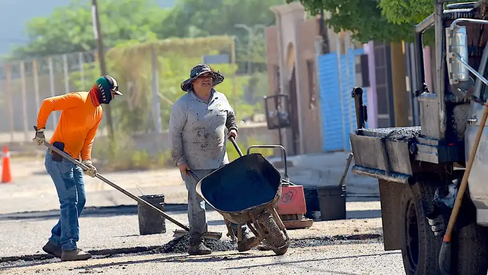 Reparan baches con los "Viernes en tu Colonia"